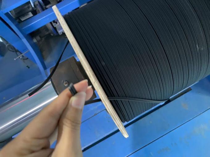 Prix usine du câble de raccordement fibre optique FTTH intérieur pour réseau de télécommunications 1