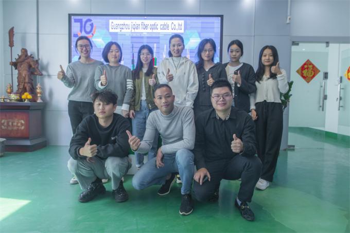 Type extérieur 4/8/12/24 Noyau 1-2,5 mm2 Composite hybride de surveillance optique 5