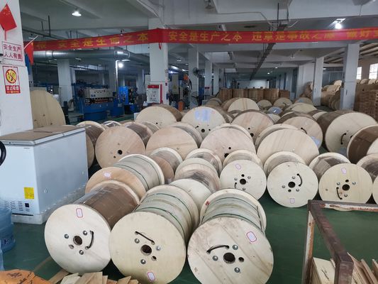 Tous les ADSS aériens diélectriques câblent les 24 fibres optique Adss de 48 72 96 144 noyaux