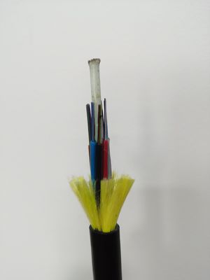 ADSS câblent entièrement la double antenne diélectrique de veste installent le câble à fibres optiques de fibre de l'envergure 48 de 150m