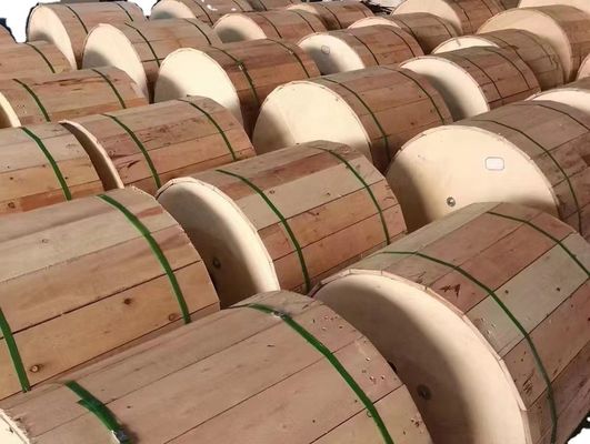 4 6 8 12 24 36 48 câbles optiques blindés de fibre du conduit aérien GYTA de noyau extérieurs