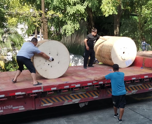 Cable à fibre optique ADSS mode unique 48 noyau 96 noyau Cable à fibre optique aérienne OFC