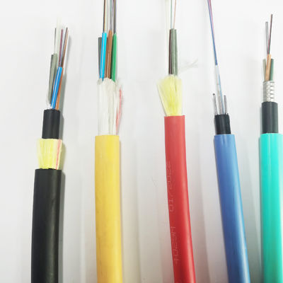 Cable à fibre optique extérieur à 2-288 cœurs, câble aérien à tête haute, conduit d'enterrement direct, tuyauterie Yofc, câble à fibre optique 96 48 F