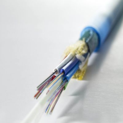 Cable aérien autoportant à 48 cœurs, entièrement diélectrique, ADSS, portée 100 m, portée 200 m