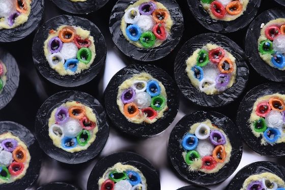 Vente à chaud câble aérien à fibre optique monomode 12 24 48 96 144