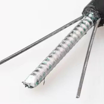 2 câbles à fibre optique à noyau blindé GYXTW câble extérieur avec deux fils d'acier