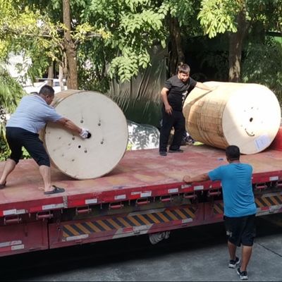 OEM fournisseur d'usine 144 Cœur ADSS câble de fibre optique aérienne extérieure 1KM 2KM 3KM Prix