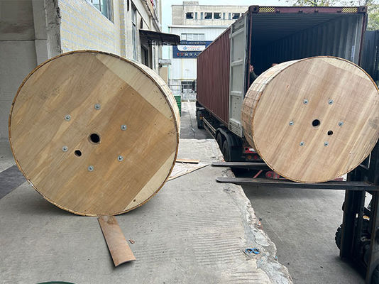 Câble à fibre optique ADSS 96 âmes gaine PE portée 600m