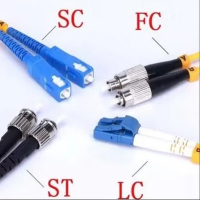 Cable de patch en fibres duplex UPC poli étanche IP67 pour les connexions réseau rapides et transparentes