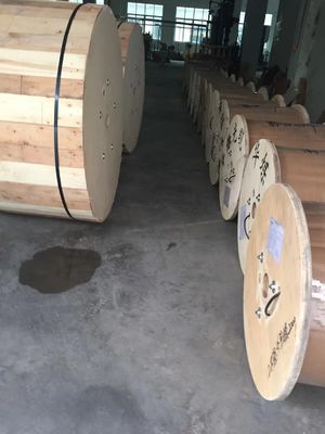 8 gaine extérieure de HDPE de câble optique de fibre de Gyfxty de 12 noyaux