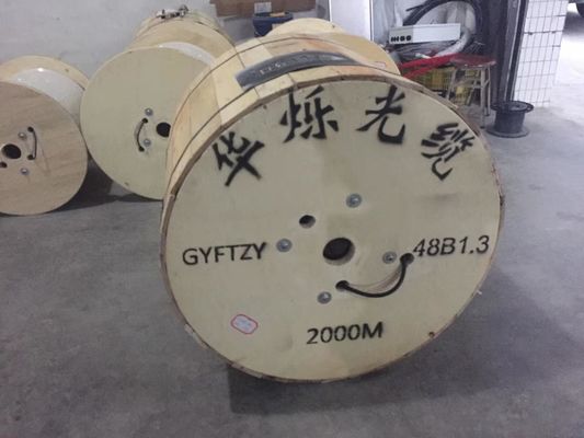 Câble optique extérieur autosuffisant aérien GYTC8S de fibre de 48 noyaux