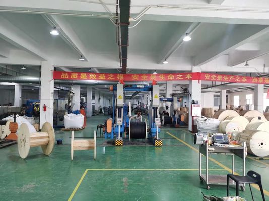 Câble optique direct direct 1310nm Wavelegnth de fibre de Burried de l'anti rongeur GYFTY63