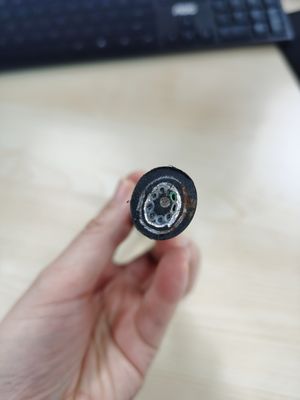 Le mode unitaire G652d de 196 noyaux a enterré la gaine souterraine de double de câble optique de fibre