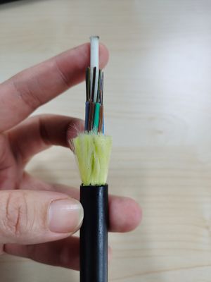 Veste simple aérienne toute l'envergure autosuffisante diélectrique 200m d'ADSS 12 24 câbles optiques de Fibra de 48 noyaux